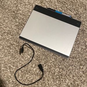 Wacom Intuos Pen Tablet